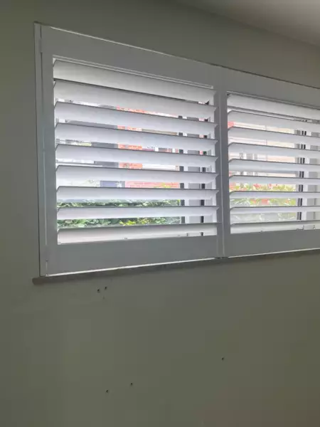 witte-shutters-woning-nieuwpoort-1